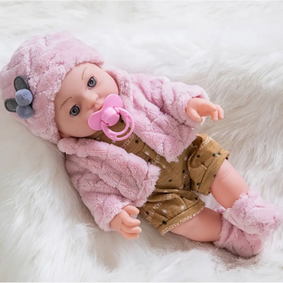 New re-born doll - 12 -inch realistic vinyl feel ,  Baby Girl Set. - Adorable - Picture 4 of 6